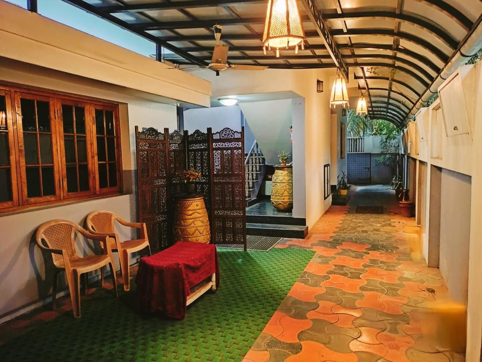 โรงแรมเจเจ อินน์ Kochi ภายนอก รูปภาพ