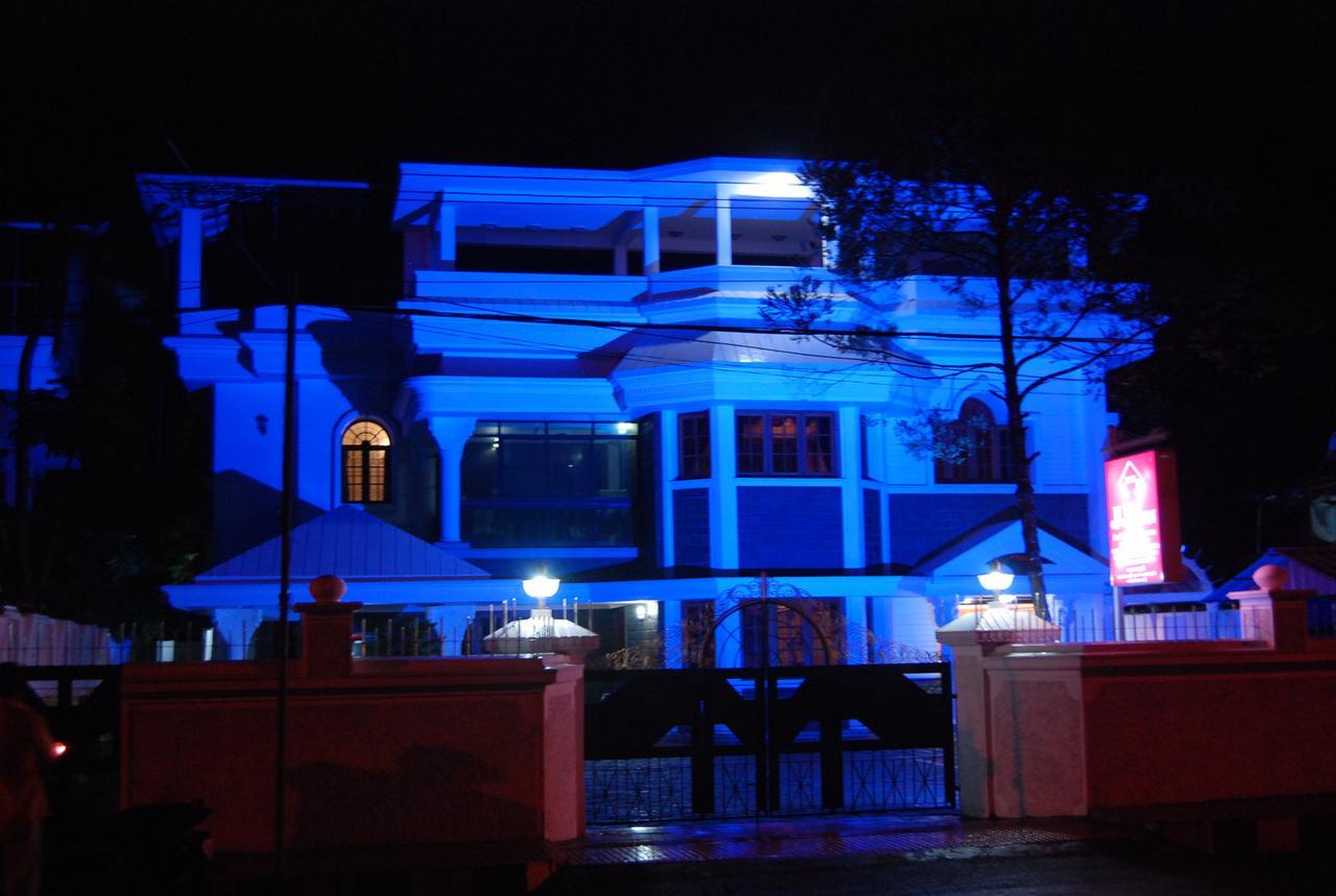 โรงแรมเจเจ อินน์ Kochi ภายนอก รูปภาพ